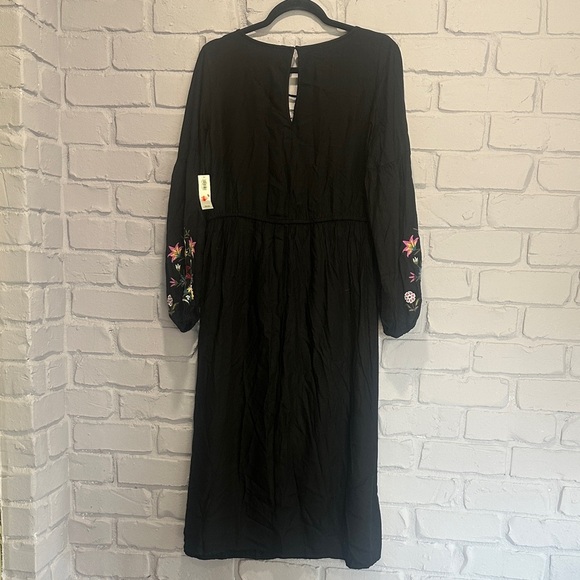 NEW Old Navy Black Dress with Floral Embroidery size S - Picture 5 of 7